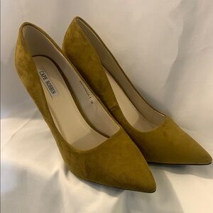 Cape Robbin Yellow Suede Pointed Heels